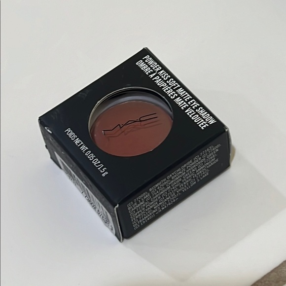 MAC Cosmetics powder kiss matte Eyeshadow- Devoted to Chili 🌶️ - Picture 1 of 4